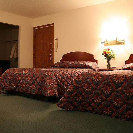 University Inn Cedar Falls Szoba fotó