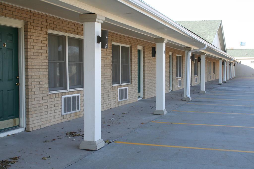 University Inn Cedar Falls Kültér fotó