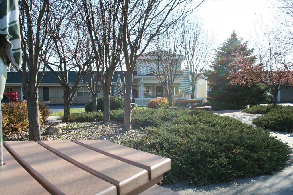 University Inn Cedar Falls Kültér fotó